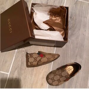 Gucci baby shoes